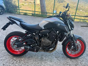 Moto Yamaha MT-07 2020