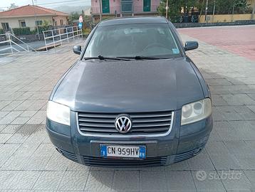 volswagen passat con gangio traino 2500 trattabili
