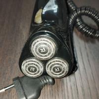 Rasoio elettrico per barba