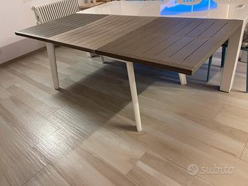 Tavolo allungabile da esterno