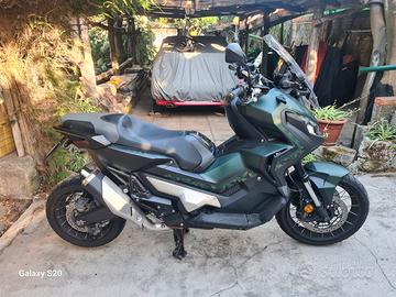 honda x-adv 750 verde militare