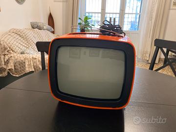 Televisore Vintage Arancione Anni ‘70