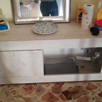 Credenza bassa e specchio 