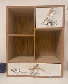 Mobiletto in legno stile shabby chic con cassetti