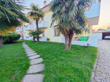 Spazioso appartamento tricamere con cantina e g...