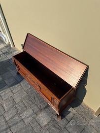 Cassa in legno di noce
