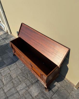 Cassa in legno di noce