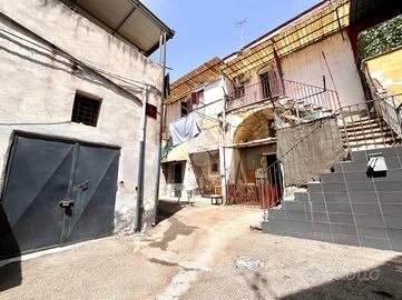 MONOLOCALE A CASAVATORE