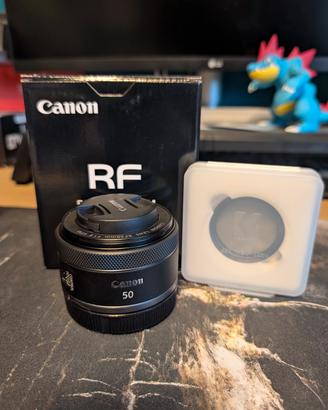 Obiettivo Canon RF 50mm f/1.8 STM con filtro 
