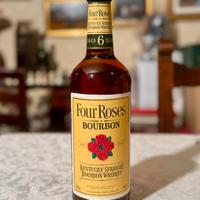 Bottiglia Whisky Four Roses 6 Bourbon Whiskey