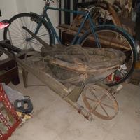 carriola in legno d'epoca 