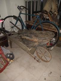 carriola in legno d'epoca 