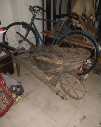 carriola in legno d'epoca 