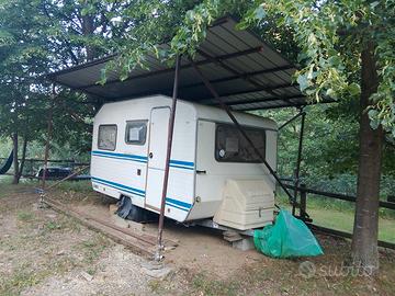Roulotte anni 80 buono stato