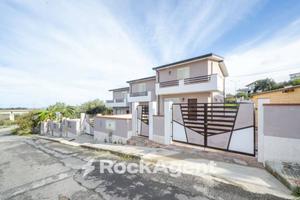 VILLETTA A SCHIERA DI NUOVA COSTRUZIONE A FURNARI