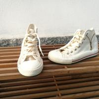 1 paio di scarpe tipo all-star da ragazza n. 40