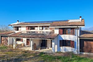 PORZIONE DI BIFAMILIARE A FROSINONE