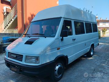 Iveco Daily 9 posti 