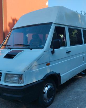 Iveco Daily 9 posti 