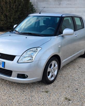 Suzuki Swift 1.3 DDiS 5p. 51kw