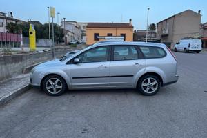 Ford focus 2007 1.6 90cv NEOPATENTATO TRATTABILI