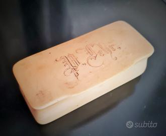 Antico porta tabacco da fiuto   fine  '800  corno