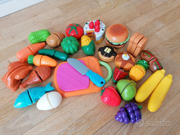 Set giochi frigorifero e cibi da tagliare
