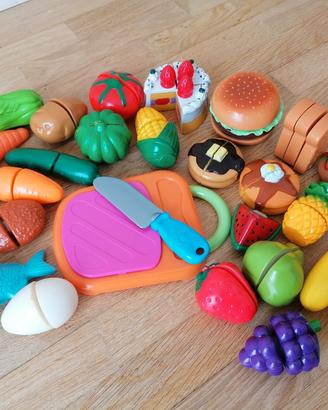 Set giochi frigorifero e cibi da tagliare