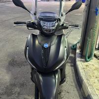 Beverly 400 deep black