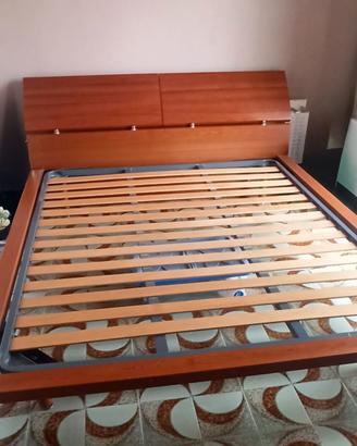 Struttura letto con rete e materasso memory