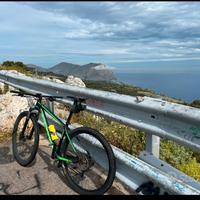 Scott Scale comejuova!