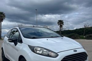 Ford Fiesta 1.5 TDCi 75CV Black & White Edition