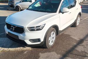 VOLVO XC40 MOMENTUM T4 2000 cc BENZINA 190 CV 2018