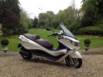 Piaggio x10 350