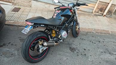 Ducati monster 750