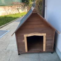 Cuccia in legno co tetto impermeabile
