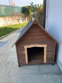 Cuccia in legno co tetto impermeabile