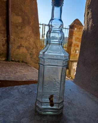 bottiglia in vetro con rubinetto