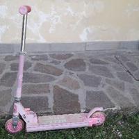 Monopattino rosa di HELLO KITTY
