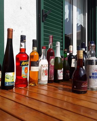 23 bottiglie ancora chiuse