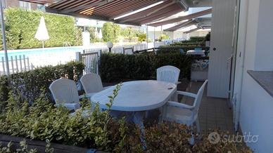 Jesolo-piano terra-centrale-piscina-con spiaggia