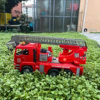 Camion dei vigili del fuoco Bruder