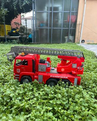 Camion dei vigili del fuoco Bruder