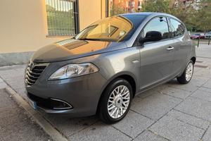Lancia Ypsilon 1.2 69 CV 5 porte Gold euro 6