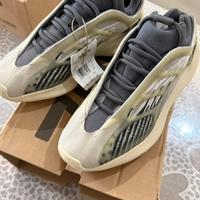 YEEZY 700 V3 grigio sale