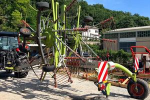 Claas LINER 2800 ranghinatore