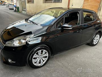Peugeot  208