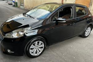 Peugeot  208