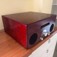 Giradischi con radio stile retrò
