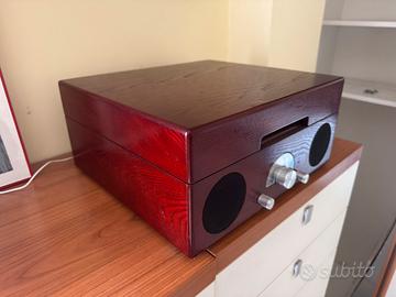 Giradischi con radio stile retrò